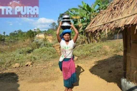 Indeed Manikâ€™s era: Women still walks several kilometres for a bucket of water 